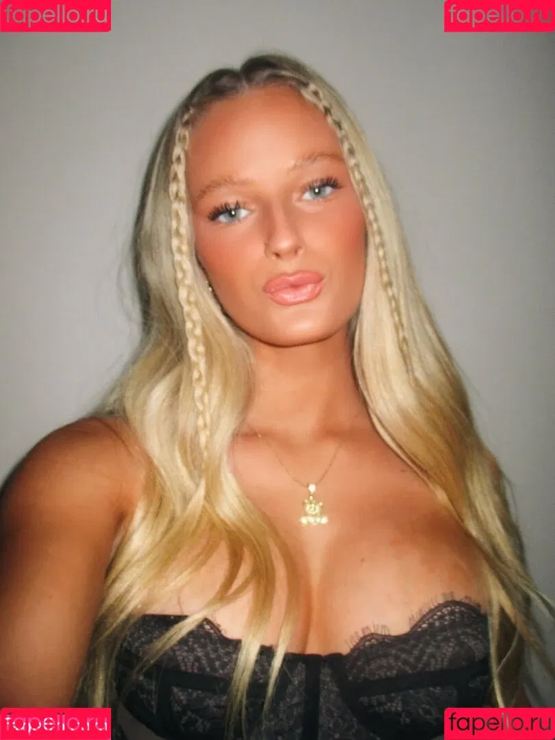 Annika Peterson Onlyfans Photo Gallery 