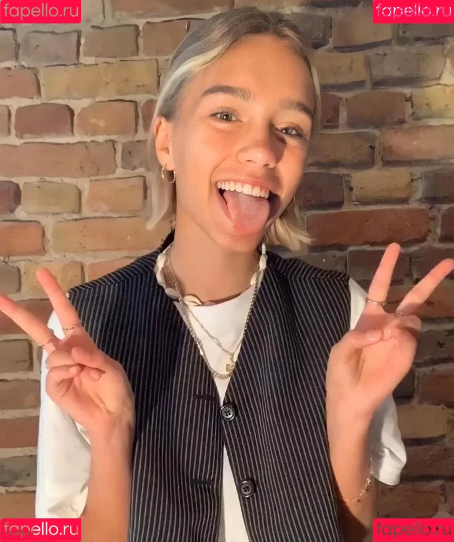 Lisa und Lena Onlyfans Photo Gallery 