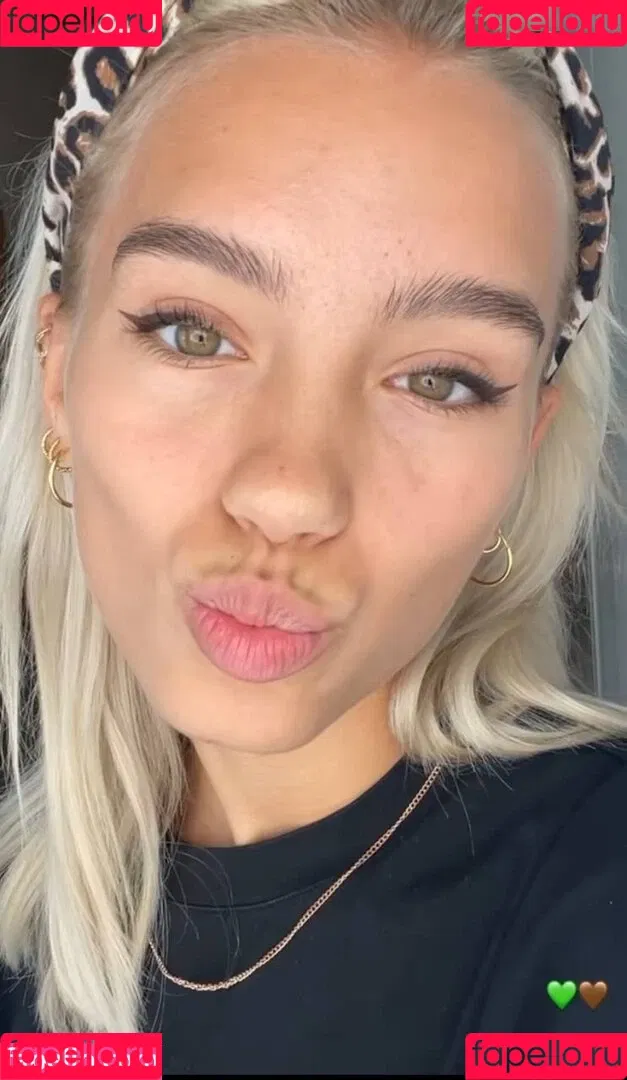 Lisa und Lena Onlyfans Photo Gallery 