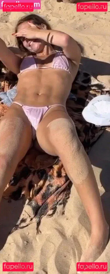 Gabi Borges Onlyfans Photo Gallery 