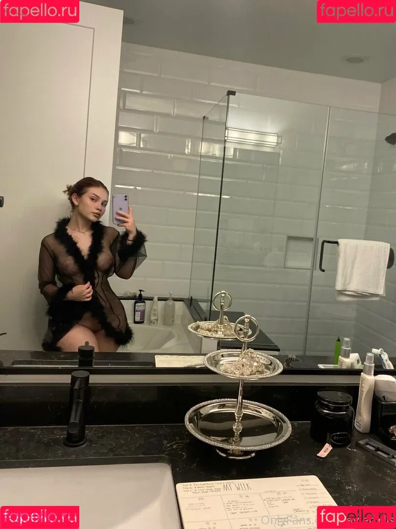 taylerhills Onlyfans Photo Gallery 