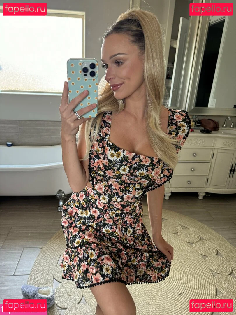 emmahixofficial Onlyfans Photo Gallery 