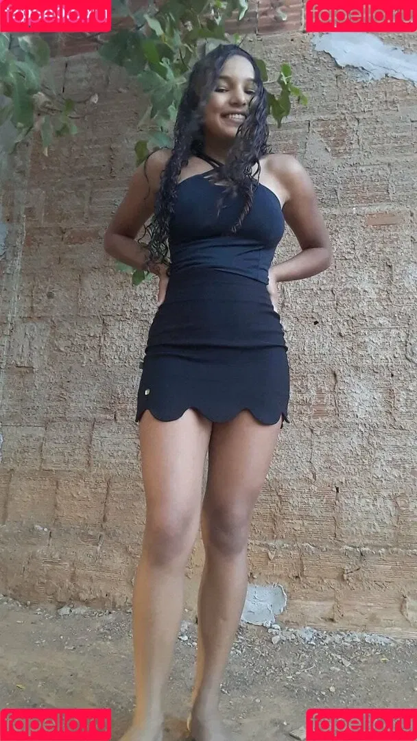 Lea Keler 2001 Onlyfans Photo Gallery 