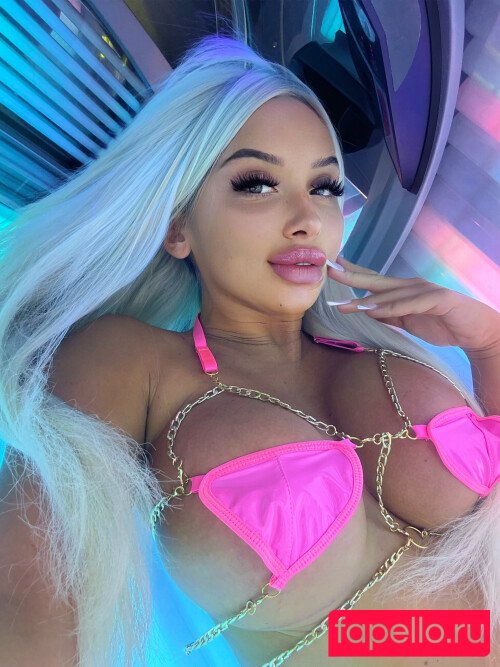 Lea Keler 2001 Onlyfans Photo Gallery 