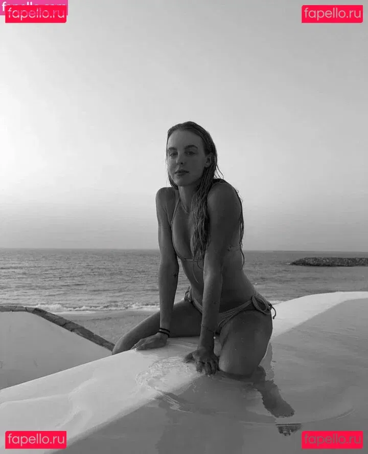 Keely Hodgkinson Onlyfans Photo Gallery 