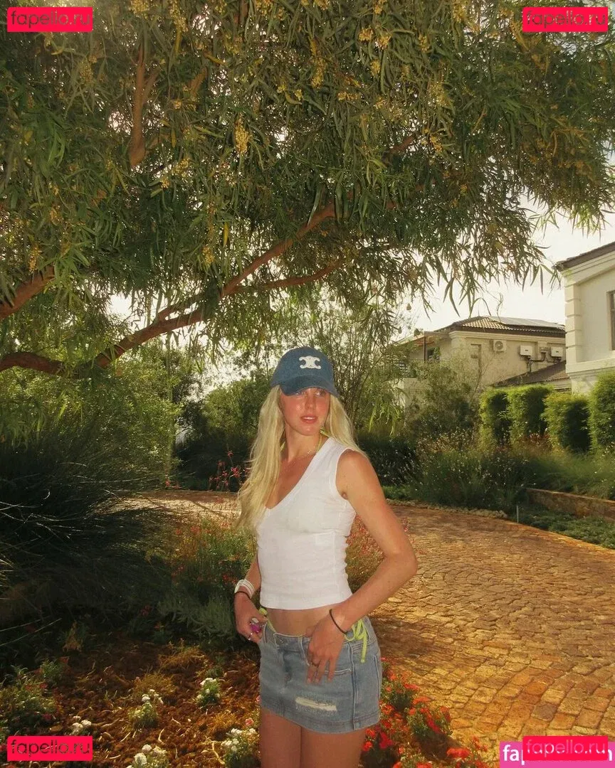 Keely Hodgkinson Onlyfans Photo Gallery 