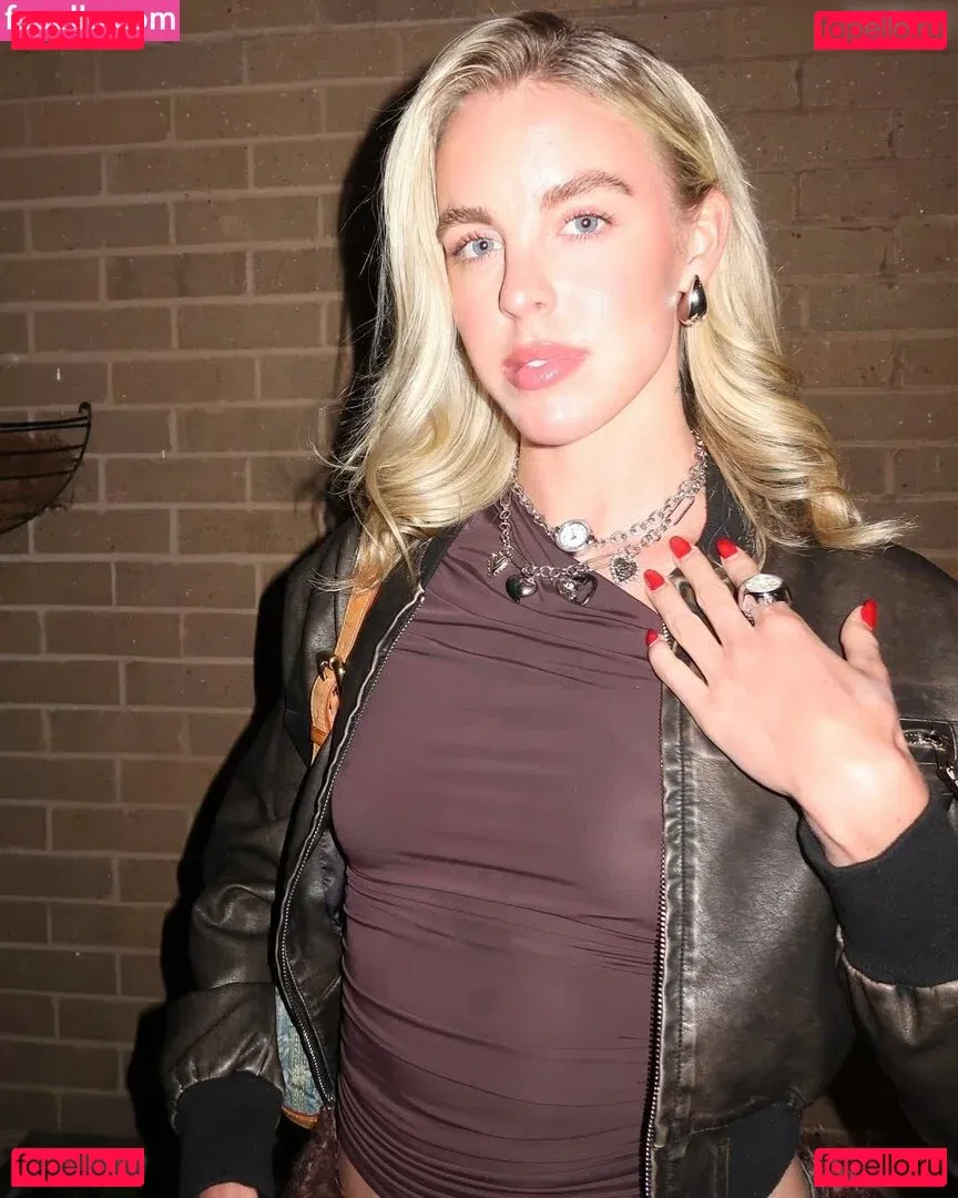 Keely Hodgkinson Onlyfans Photo Gallery 