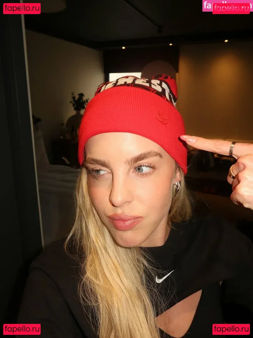 Keely Hodgkinson Onlyfans Photo Gallery 