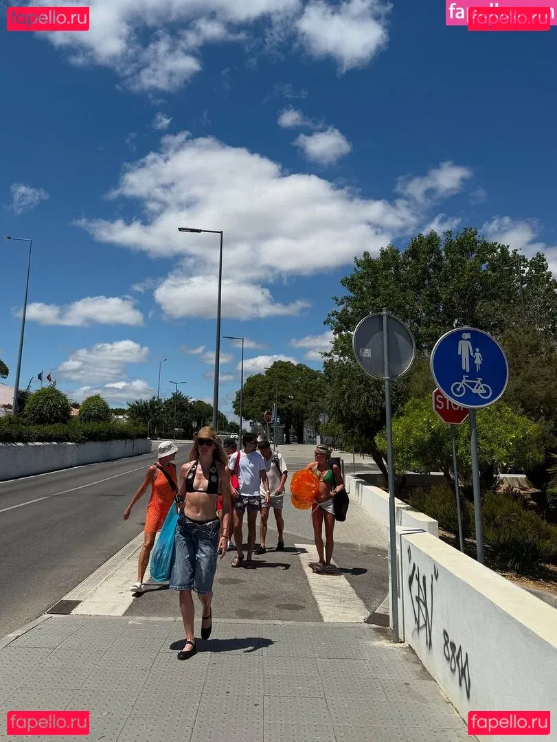 Keely Hodgkinson Onlyfans Photo Gallery 