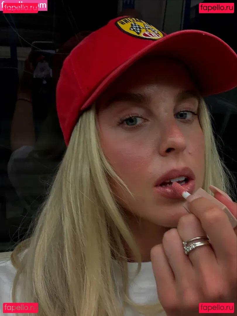 Keely Hodgkinson Onlyfans Photo Gallery 