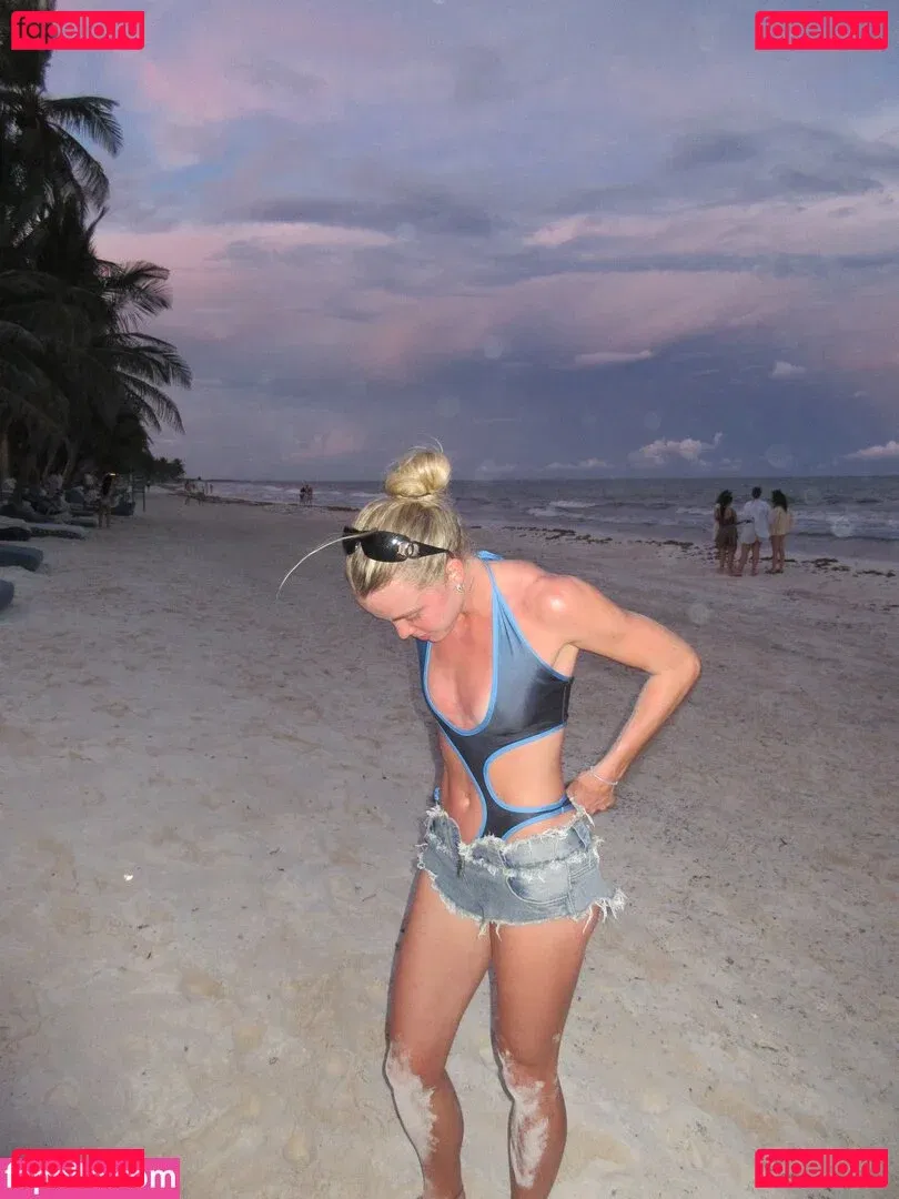 Keely Hodgkinson Onlyfans Photo Gallery 