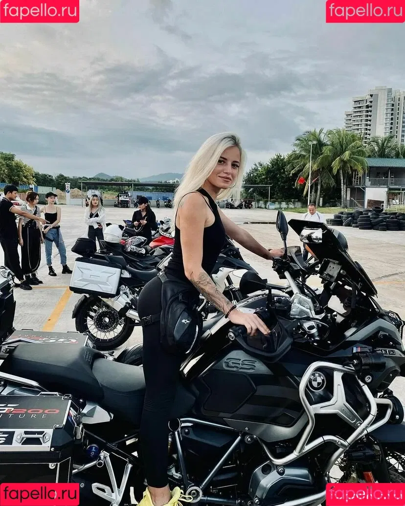 Veta George Models Onlyfans Photo Gallery 