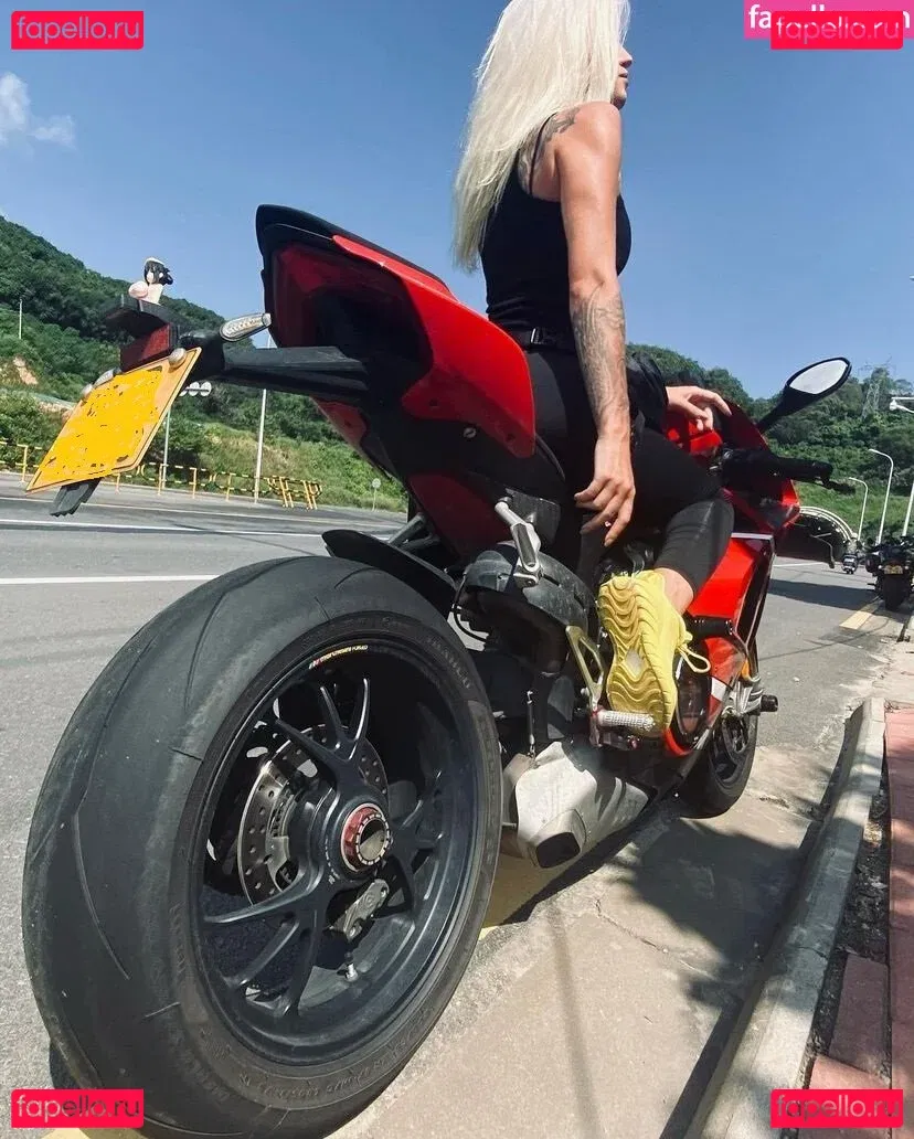 Veta George Models Onlyfans Photo Gallery 