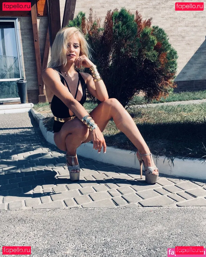 Veta George Models Onlyfans Photo Gallery 