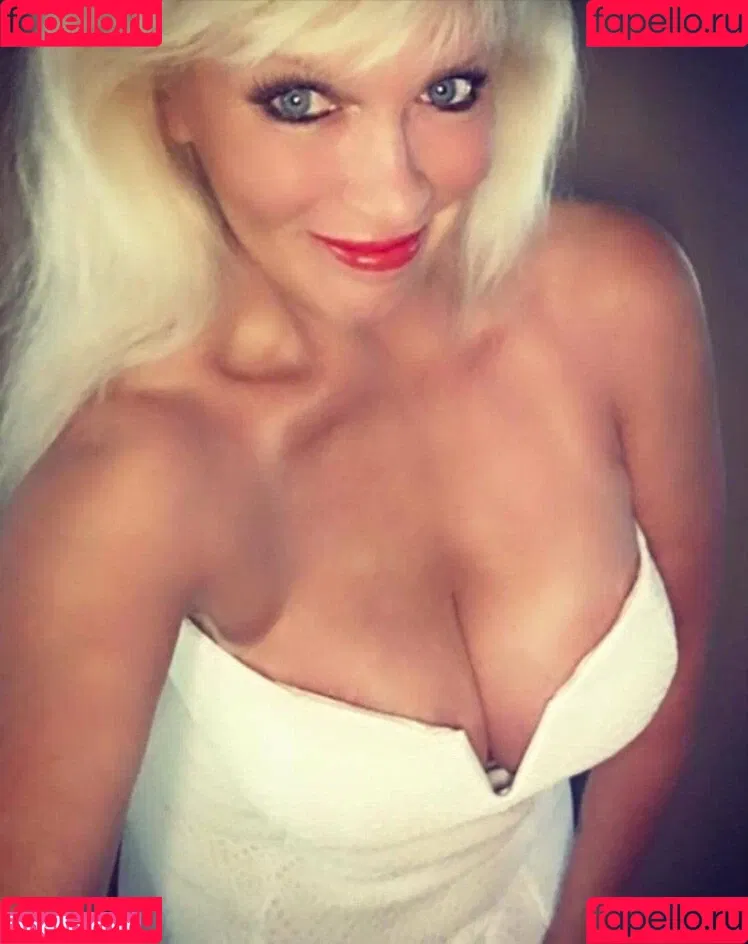 Sandie Lee Onlyfans Photo Gallery 