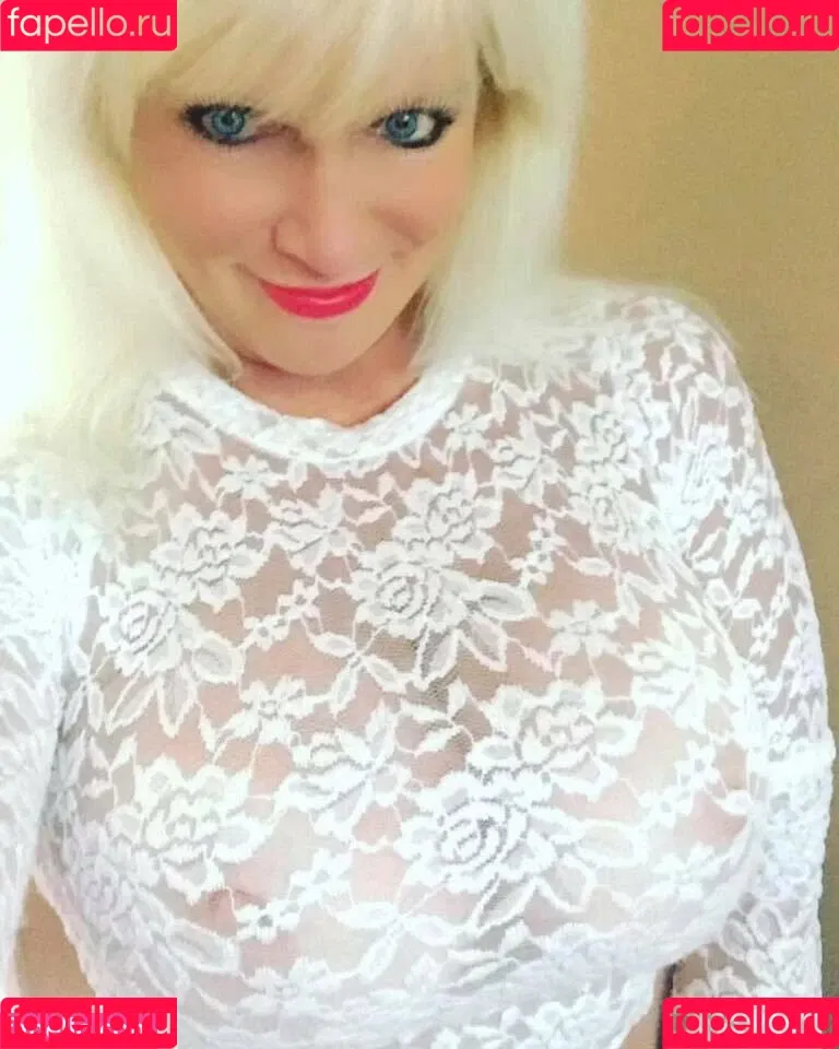 Sandie Lee Onlyfans Photo Gallery 