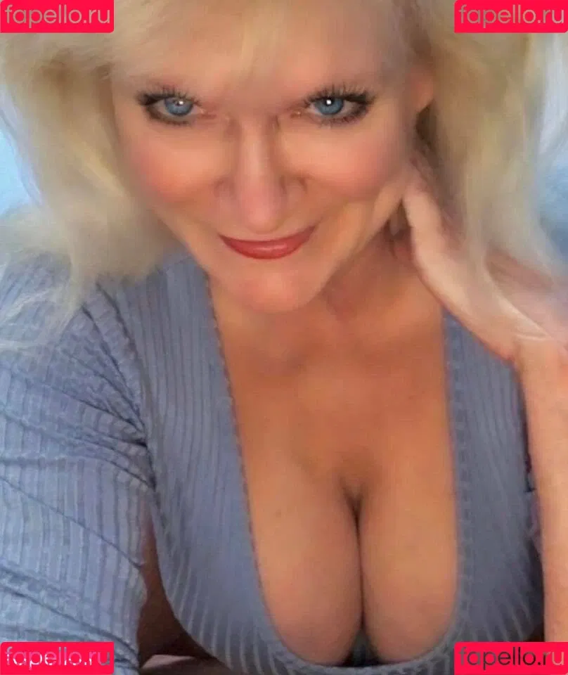 Sandie Lee Onlyfans Photo Gallery 
