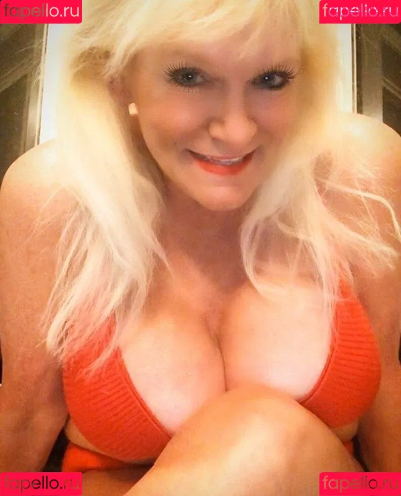 Sandie Lee Onlyfans Photo Gallery 
