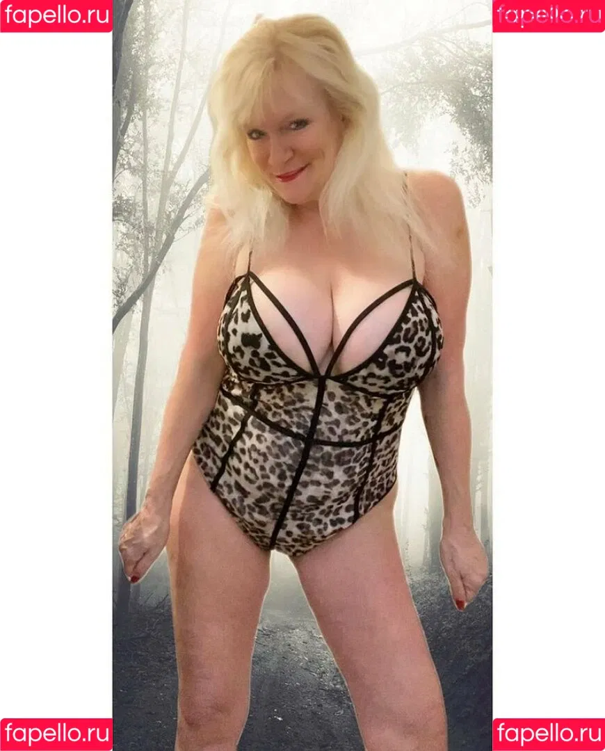 Sandie Lee Onlyfans Photo Gallery 