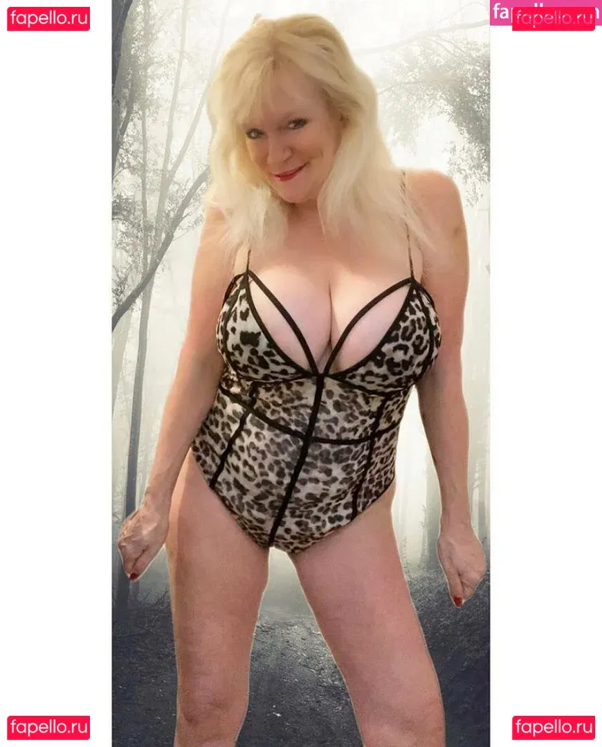 Sandie Lee Onlyfans Photo Gallery 