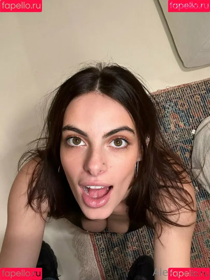 alexapearl Onlyfans Photo Gallery 