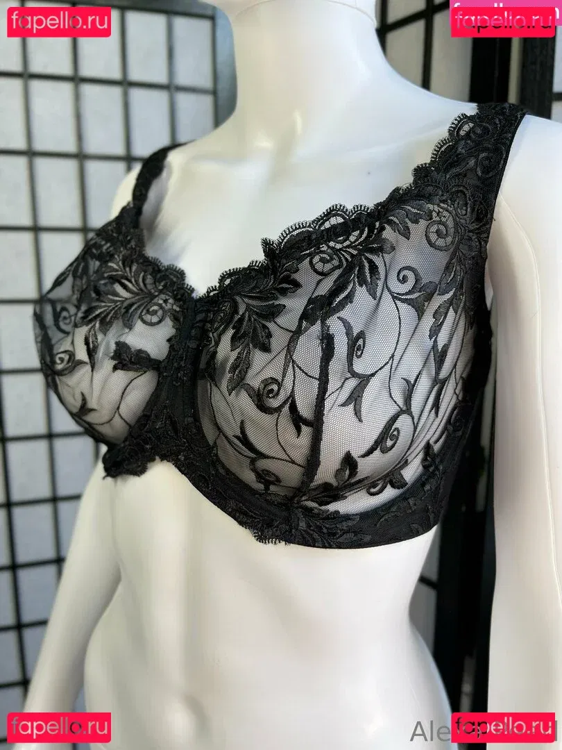 alexapearl Onlyfans Photo Gallery 