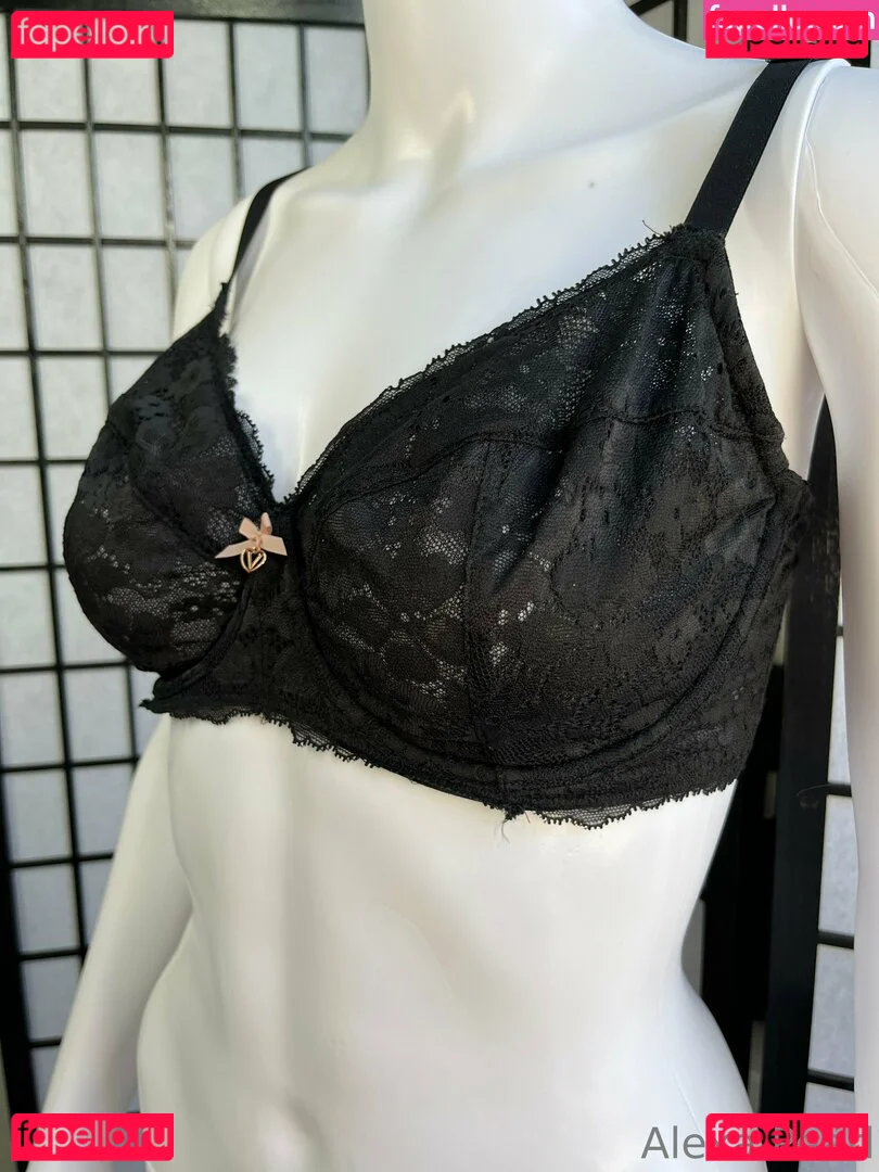 alexapearl Onlyfans Photo Gallery 