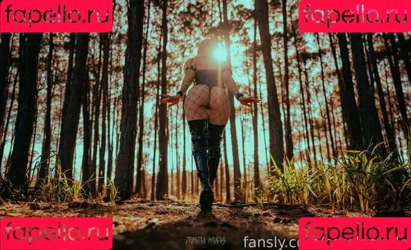 Coralea Jade Onlyfans Photo Gallery 