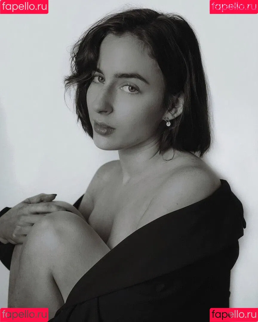 Zarahchan Onlyfans Photo Gallery 