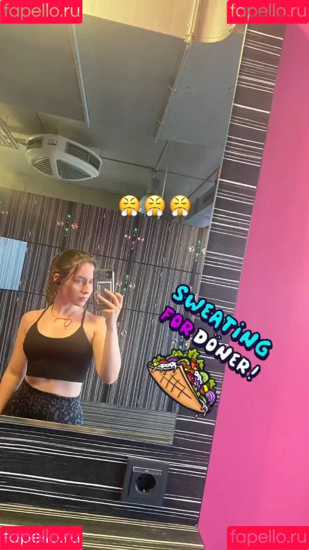 Zarahchan Onlyfans Photo Gallery 