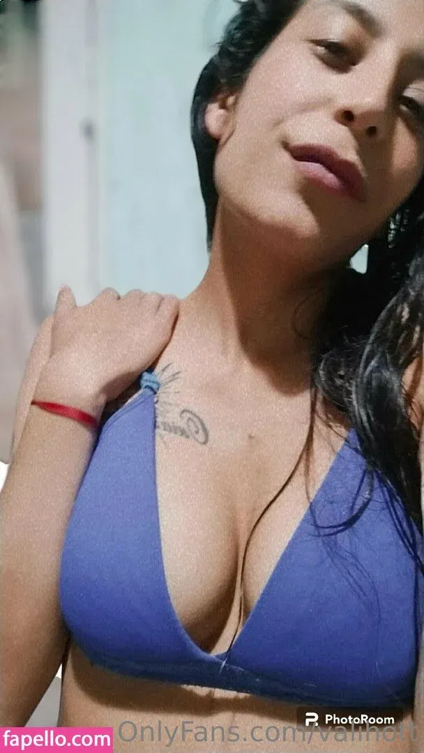 valihott Onlyfans Photo Gallery 