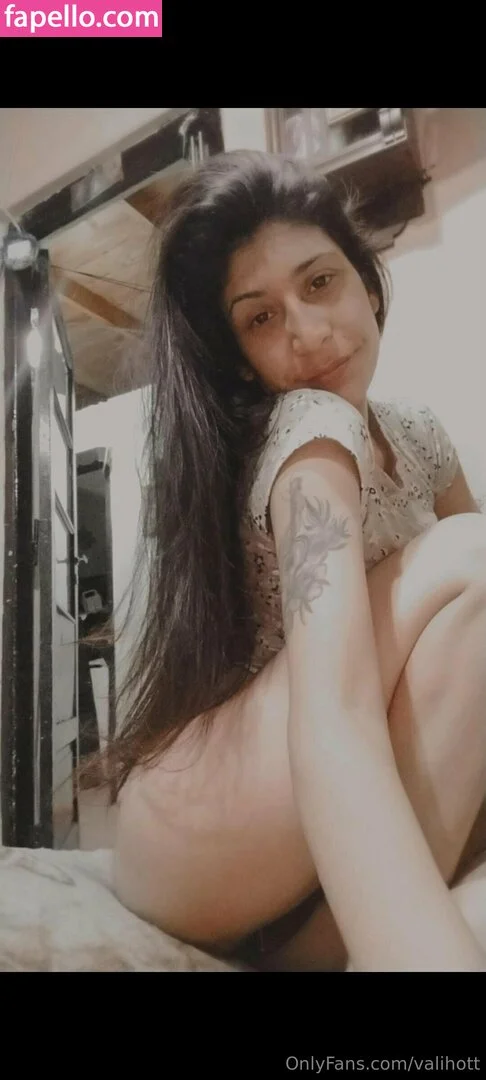 valihott Onlyfans Photo Gallery 