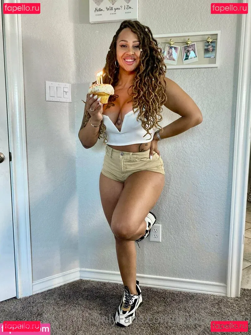 Kris Marie Onlyfans Photo Gallery 