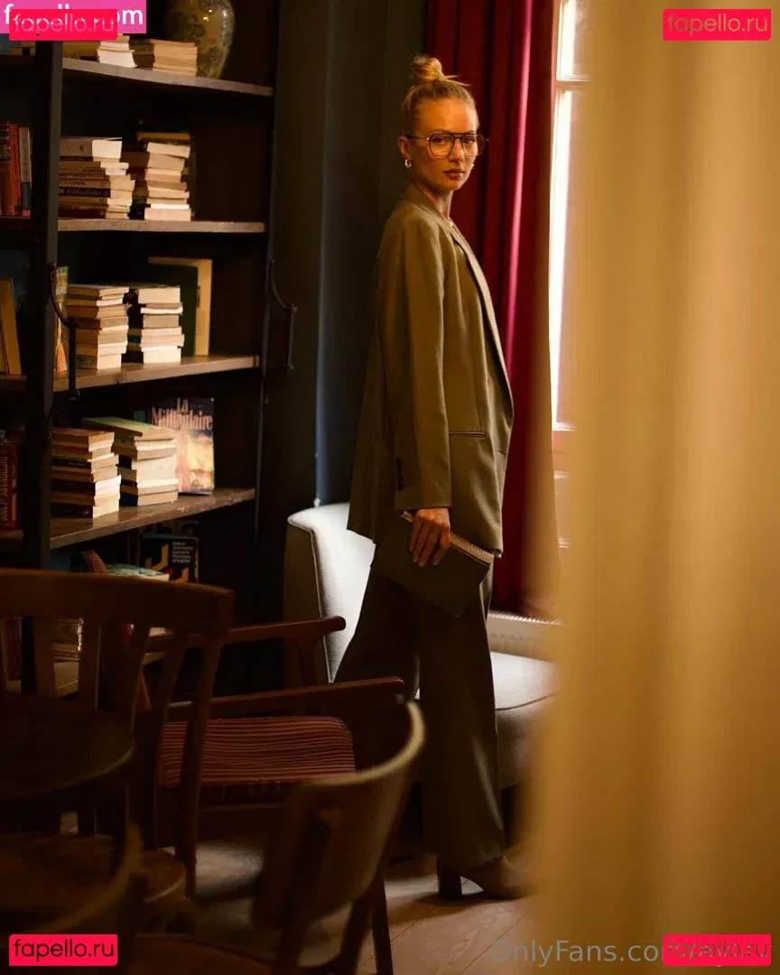 aylav Onlyfans Photo Gallery 