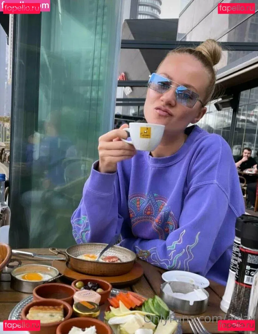aylav Onlyfans Photo Gallery 