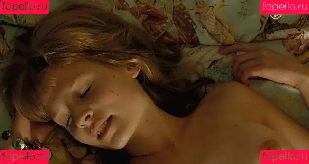 Clémence Poésy Onlyfans Photo Gallery 