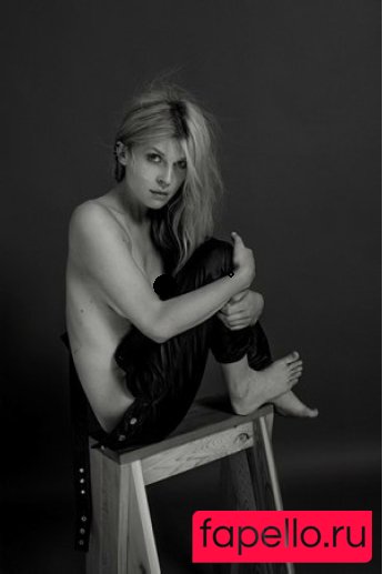 Clémence Poésy Nude Onlyfans Photo 6