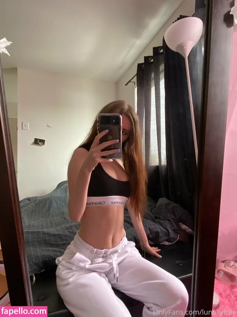 lunallyfree Onlyfans Photo Gallery 