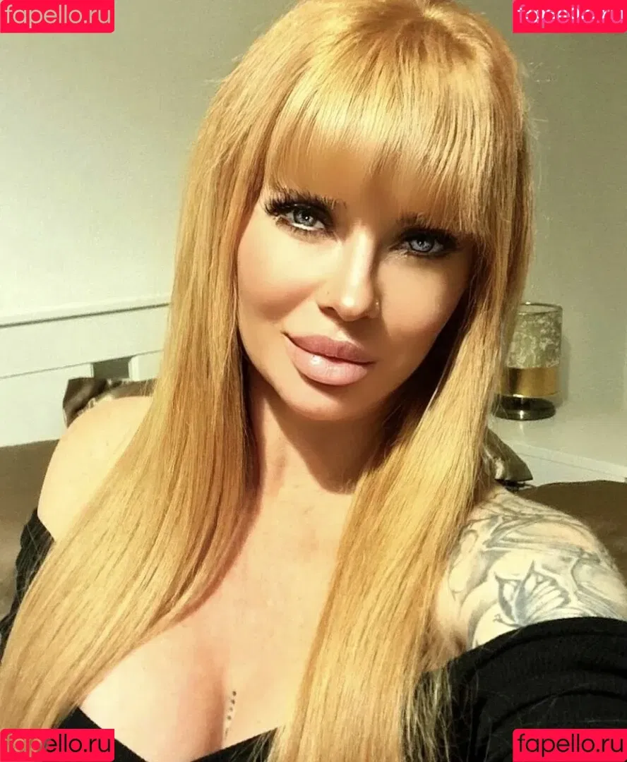 Redlook2 Onlyfans Photo Gallery 