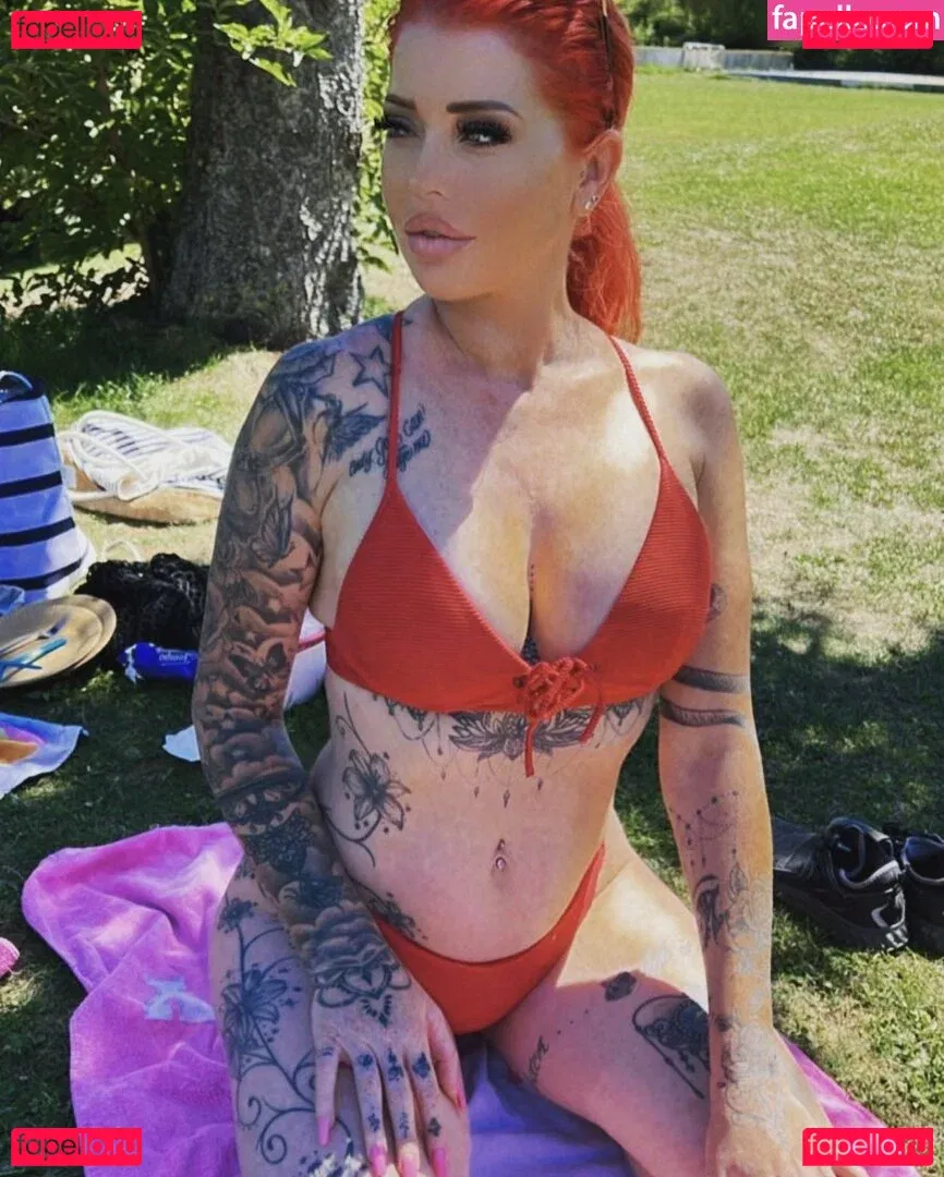 Redlook2 Onlyfans Photo Gallery 