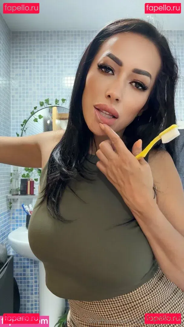 adrianameran Onlyfans Photo Gallery 