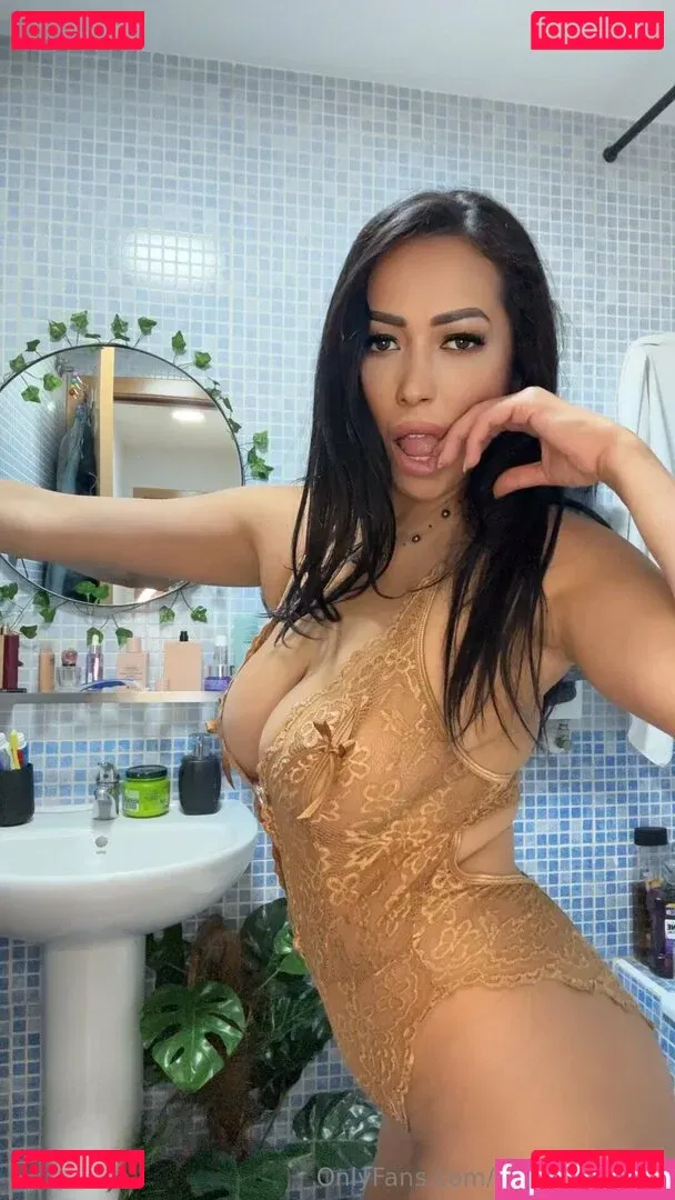 adrianameran Onlyfans Photo Gallery 