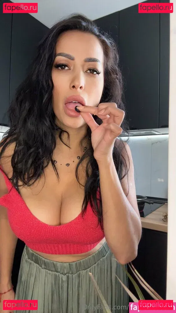 adrianameran Onlyfans Photo Gallery 