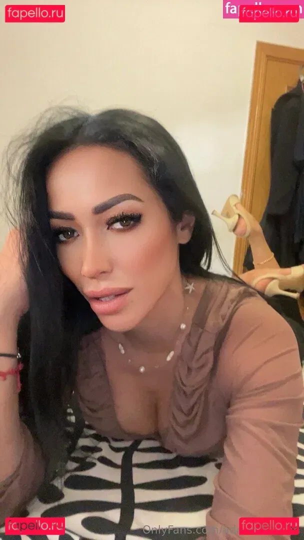 adrianameran Onlyfans Photo Gallery 