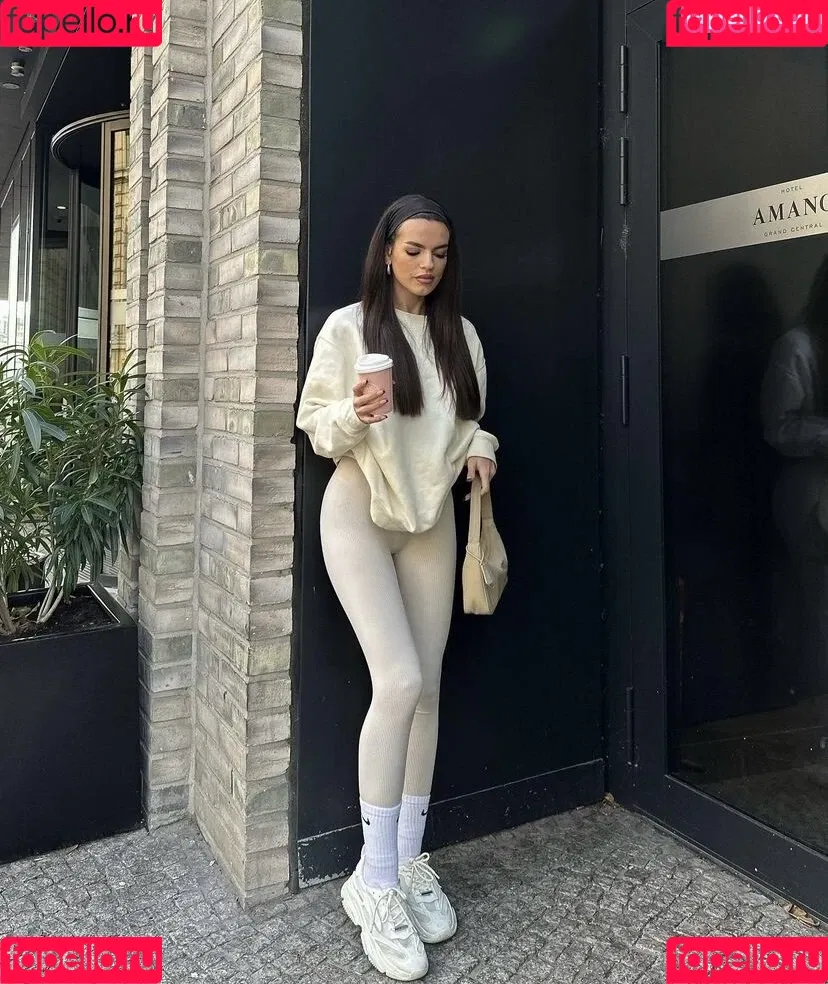 Sarah Theiler Onlyfans Photo Gallery 
