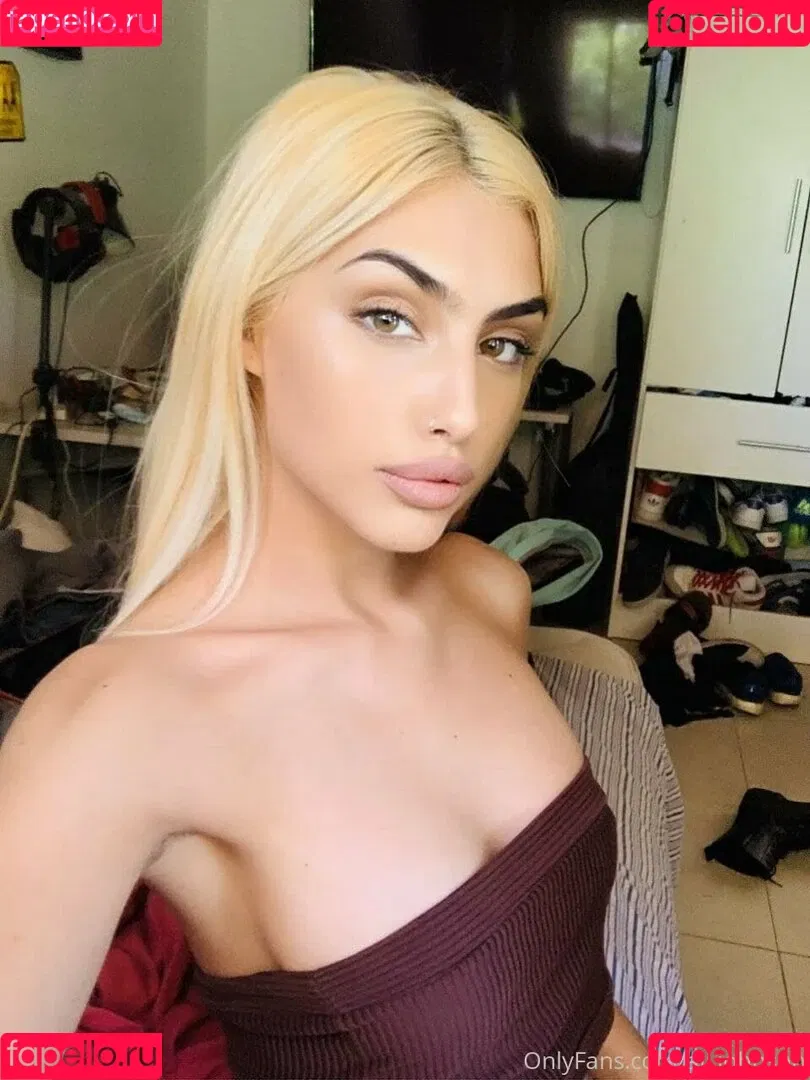 ali_johnson Onlyfans Photo Gallery 