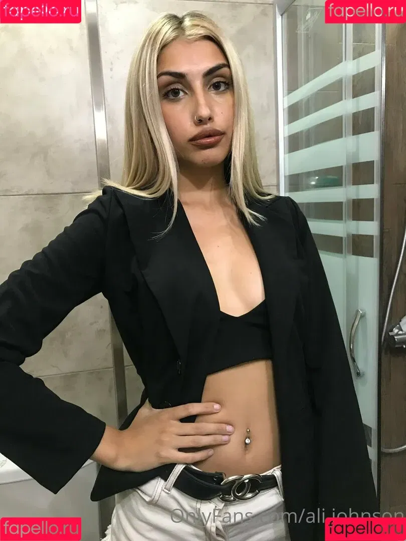 ali_johnson Onlyfans Photo Gallery 