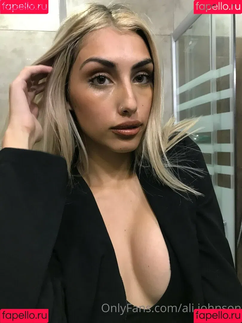 ali_johnson Onlyfans Photo Gallery 