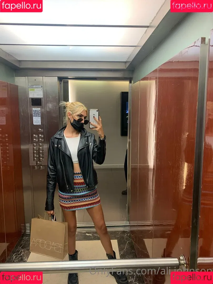 ali_johnson Onlyfans Photo Gallery 