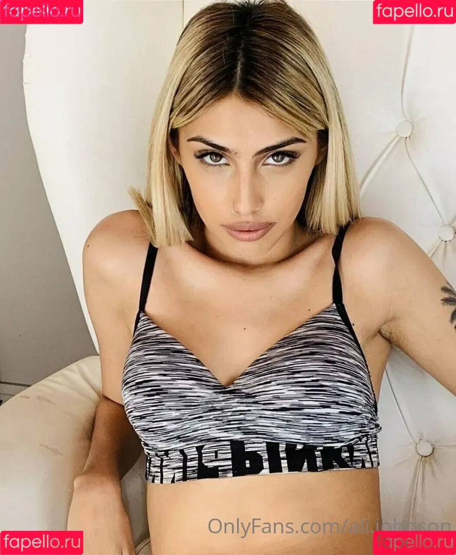 ali_johnson Onlyfans Photo Gallery 